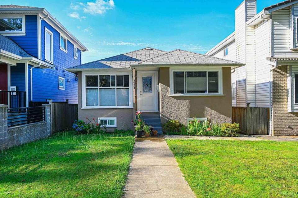House in Killarney, Vancouver