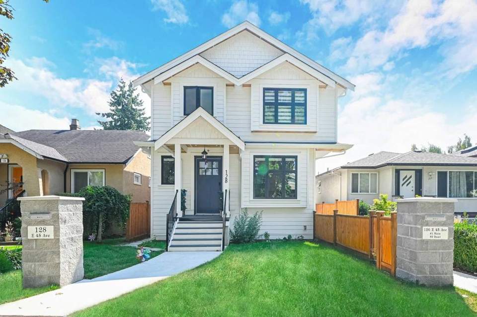 Duplex in Main Street, Vancouver